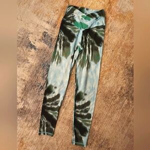 Offline by aerie Real Me 7/8 Tie Dye Hi Rise Crossover Leggings